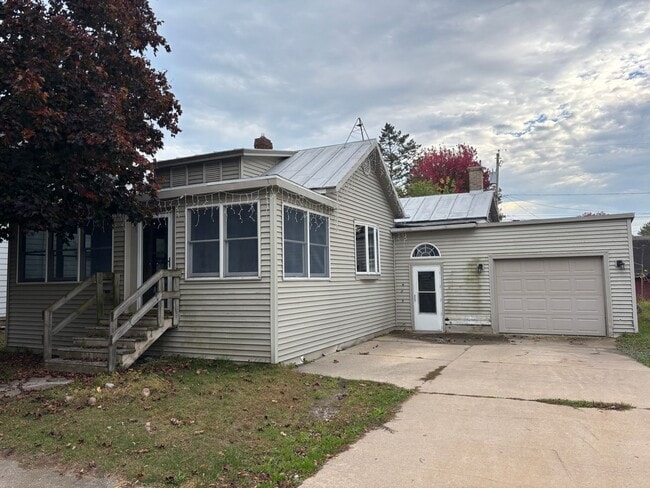 property at 426 2nd St