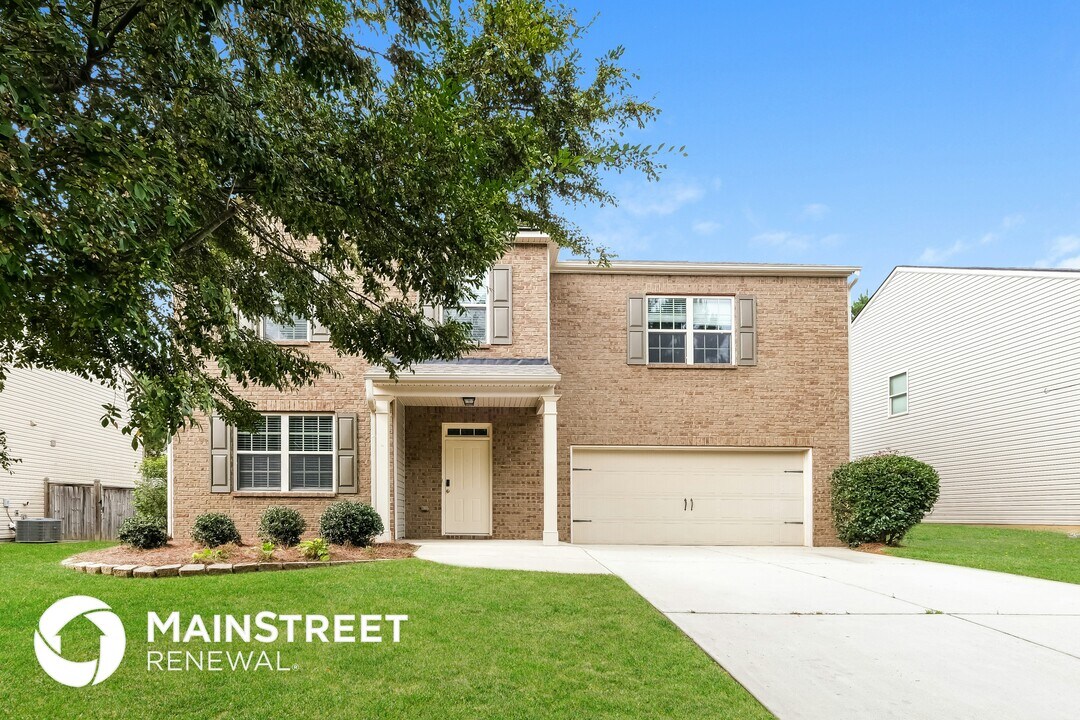 207 Hollyhock Ln in Dallas, GA - Building Photo