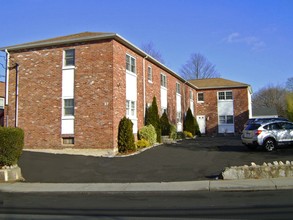 27 Belltown Rd in Stamford, CT - Building Photo - Building Photo