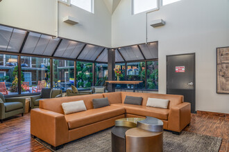 Abigail Court - Student Housing in Gresham, OR - Foto de edificio - Interior Photo