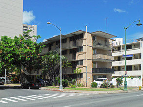 456 Keoniana St in Honolulu, HI - Building Photo - Building Photo