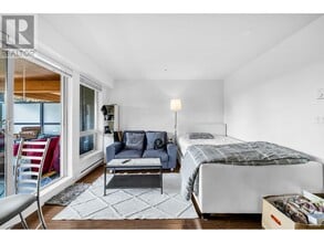 500 Royal Ave in New Westminster, BC - Building Photo - Building Photo