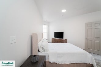 3031 Eden Ave, Unit A330 in Cincinnati, OH - Building Photo - Building Photo