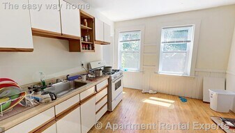 14 Centre St, Unit #E in Cambridge, MA - Building Photo