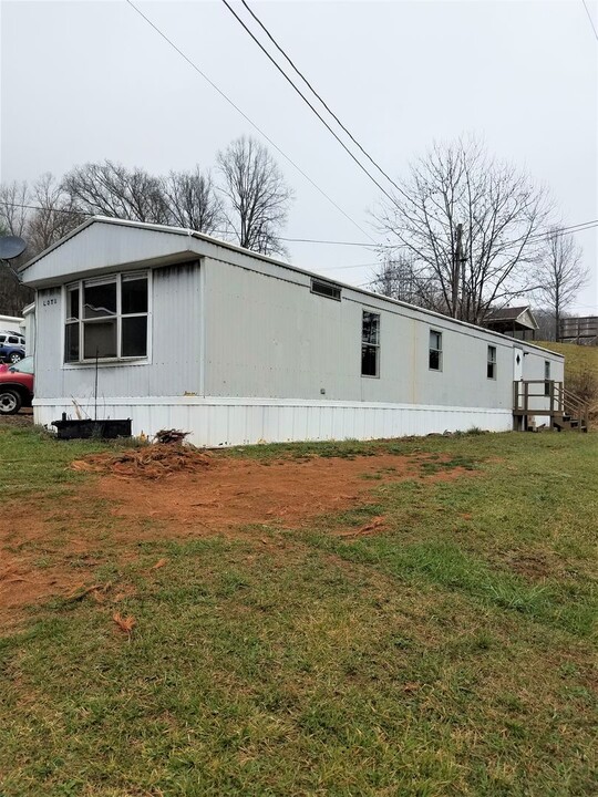 2979 Hwy 16 in Crumpler, NC - Building Photo