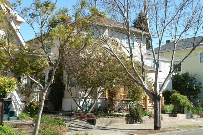 1739 Bancroft Way in Berkeley, CA - Building Photo - Building Photo