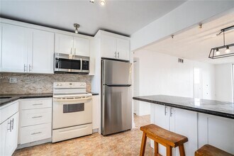 7850 Byron Ave in Miami Beach, FL - Foto de edificio - Building Photo