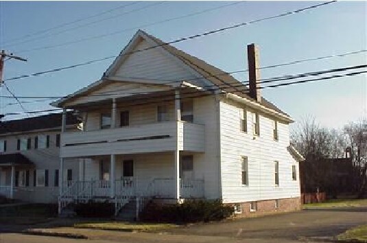 1744 Ira Turpin Way in Canton, OH - Foto de edificio - Building Photo