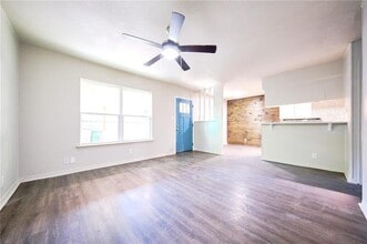 8602 Fireside Dr in Austin, TX - Building Photo - Building Photo