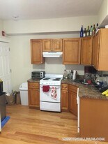887 Huntington Ave, Unit 3 in Boston, MA - Building Photo