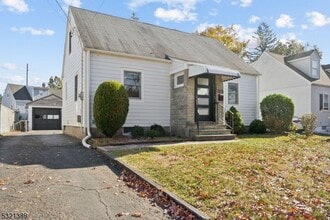 20-09 Prospect Ave in Fair Lawn, NJ - Building Photo - Building Photo