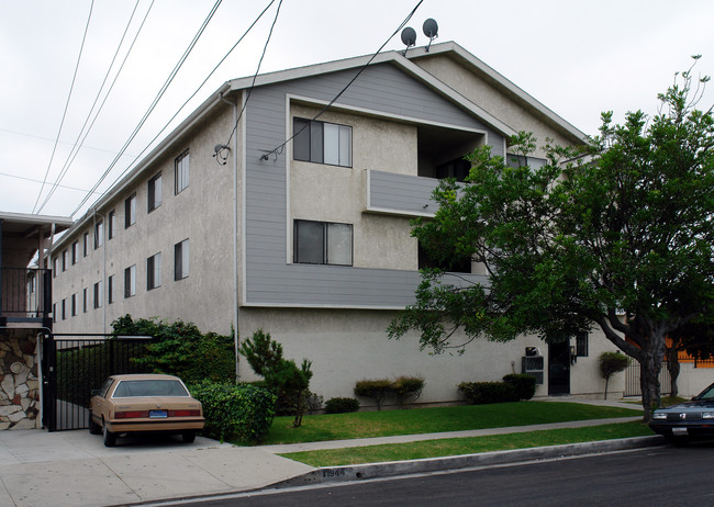 11954 Gale Ave in Hawthorne, CA - Foto de edificio - Building Photo