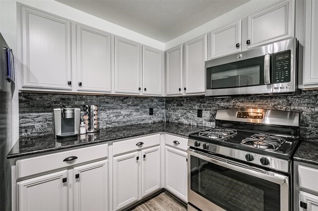 3142 View Valley Trail