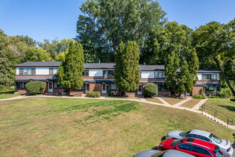 East River Terrace in Minneapolis, MN - Building Photo - Building Photo