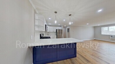 979 Fellsway, Unit 10 in Medford, MA - Foto de edificio - Building Photo