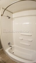 3609 Houston St NE in Cedar Rapids, IA - Building Photo - Building Photo