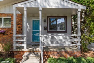 1483 Bennaville Ave in Birmingham, MI - Building Photo - Building Photo