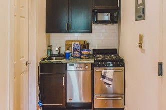 228 E 84th St-Unit -#D3 in New York, NY - Building Photo - Building Photo