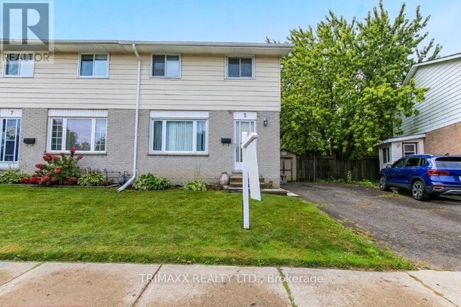 property at 5 Aldersbrook Crescent