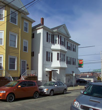 303 William St in Fall River, MA - Foto de edificio - Building Photo