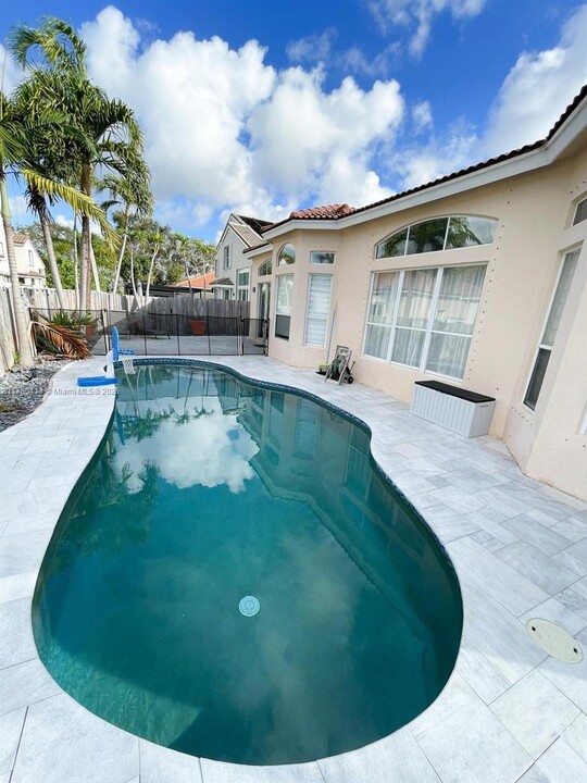 5341 SW 33rd Terrace in Fort Lauderdale, FL - Building Photo