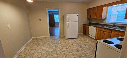 121 McArthur Dr in Louisville, KY - Building Photo - Building Photo