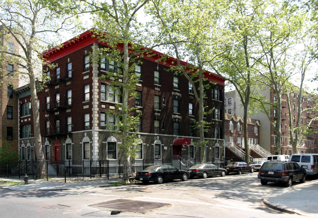 505 E 22nd St in Brooklyn, NY - Building Photo