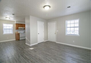 15-415 Thompsonville Ln in Oak Grove, KY - Building Photo - Building Photo