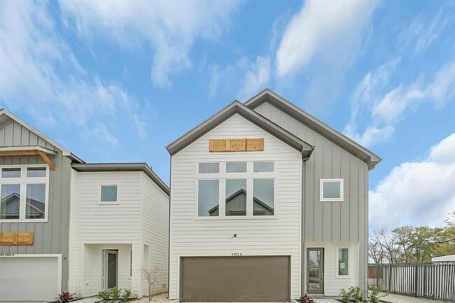property at 2504 W Tidwell Rd