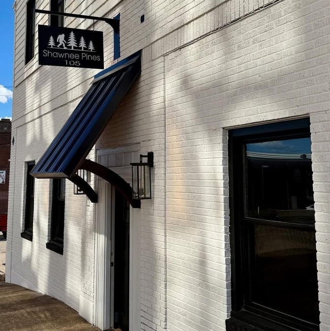 property at 105 E Poplar St