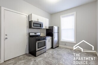 4410 N Hazel St, Unit 1 in Chicago, IL - Building Photo - Building Photo
