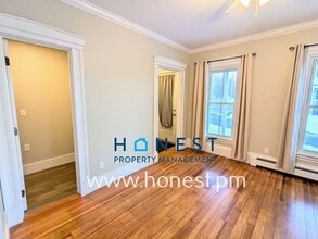 18 Warren St in Hallowell, ME - Building Photo - Building Photo