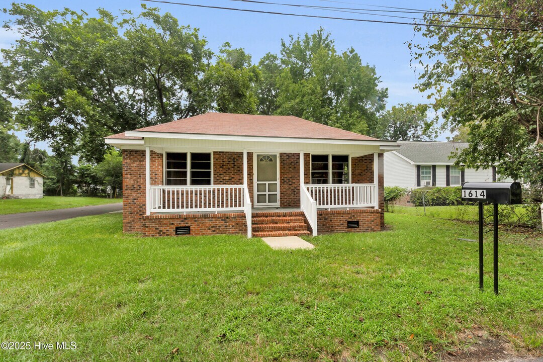 1614 McKinley Ave in New Bern, NC - Building Photo