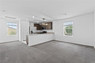 5231 Dubris Dr in Las Vegas, NV - Building Photo - Building Photo