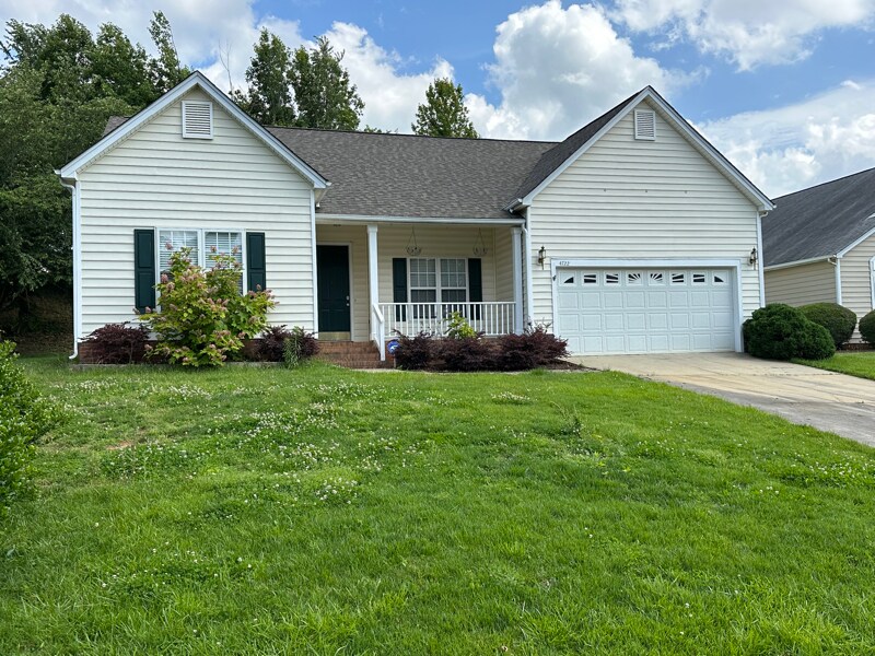 4722 Lone Tree Ct in Charlotte, NC - Building Photo
