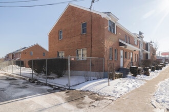 121 Lawrence St in Lawrence, MA - Building Photo - Building Photo