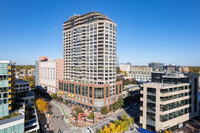 The Residences of Sherman Plaza in Evanston, IL - Foto de edificio - Primary Photo