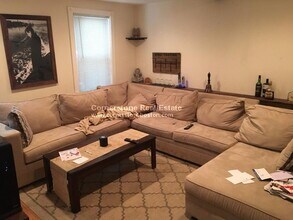 65 Preble St, Unit 1 in Boston, MA - Foto de edificio - Building Photo