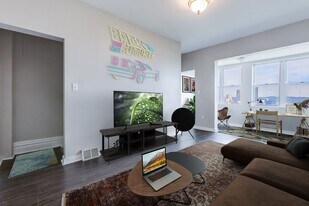 1031 E Warrington Ave in Pittsburgh, PA - Building Photo