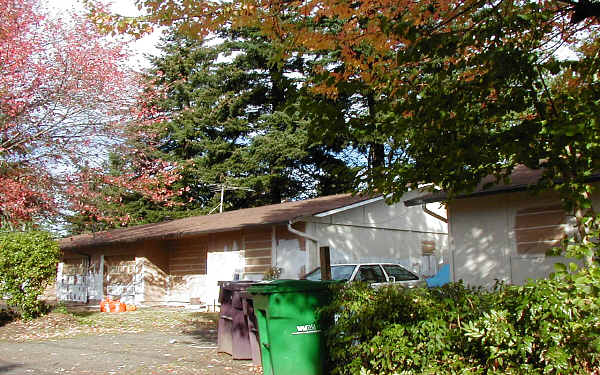 17350-17360 SE Pine St in Portland, OR - Building Photo