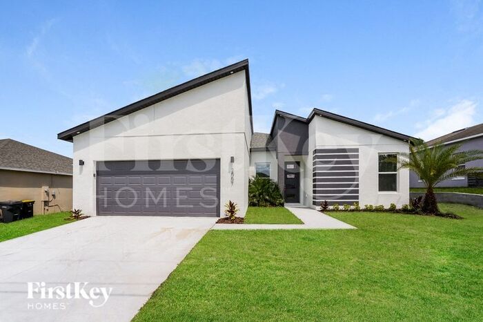 2007 Pecos Dr in Poinciana, FL - Building Photo
