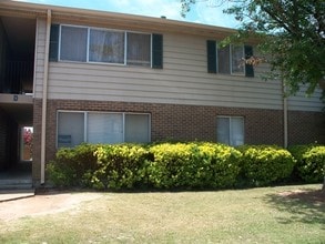 Smith Heights Apartments in Perry, GA - Foto de edificio - Building Photo