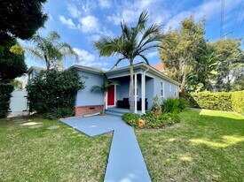 1760 11th St in Santa Monica, CA - Building Photo