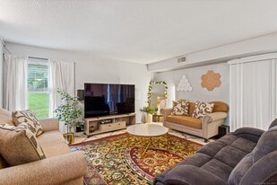 59 Brookwood Dr, Unit 59 Brookwood Dr in Rocky Hill, CT - Building Photo