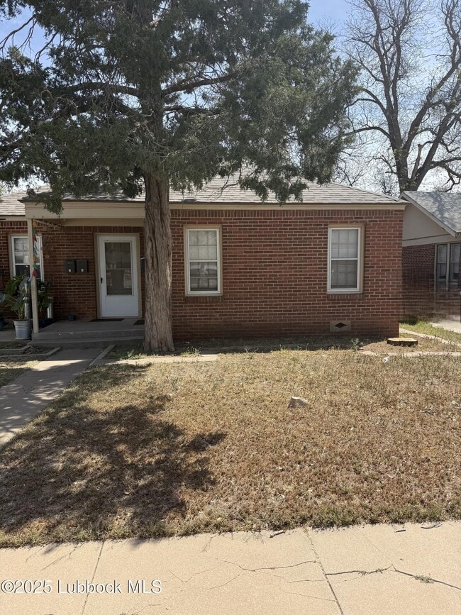 property at 1613 Y Ave