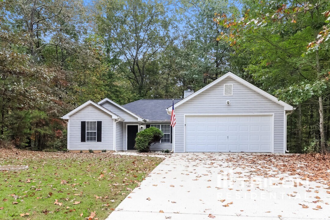 215 Winterville Dr in Rockmart, GA - Building Photo