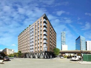25-21 43rd Ave in Queens, NY - Foto de edificio - Building Photo