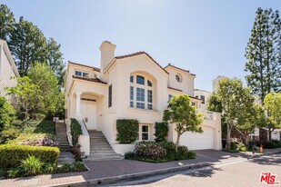 2370 Brookshire Ln in Los Angeles, CA - Building Photo