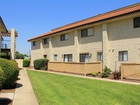 Fox Hollow Apartments in Porterville, CA - Foto de edificio - Building Photo