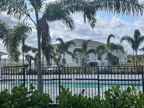 669 SE Lk Fls St in Port St. Lucie, FL - Building Photo - Building Photo